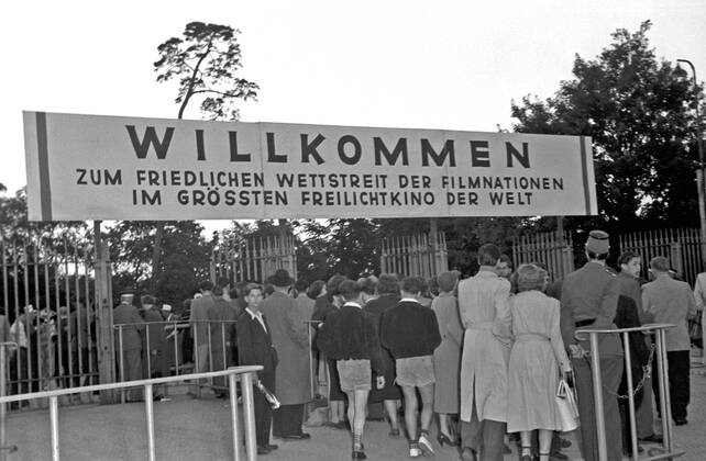 1. Internationale Filmfestspiele Berlin 1st Berlin Film Festival (Berlinale), 06.-17. Juni 1951 Waldbühne Eingang