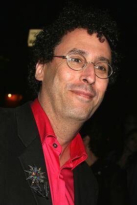 May 16, 2004 - New York, New York, U.S. - TONY KUSHNER AT THE 49TH ANNUAL DRAMA DESK AWARDS AT FIORELLO H. LAGUARDIA HIGH SCHOOL OF MUSIC & ART AND PERFORMING ARTS CONCERT HALL AT LINCOLN CENTER IN NEW YORK New York ON MAY 16, 2004. 2004..K37326HMC New York U.S.  - ZUMAmg1