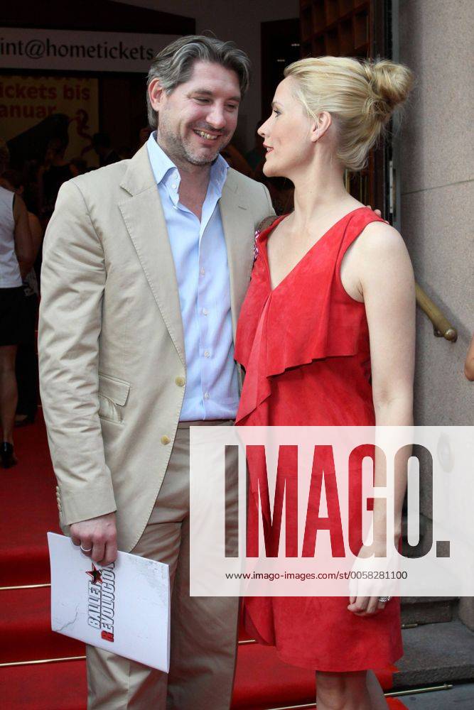 Judith Rakers Mit Ehemann Andreas Pfaff Premiere Von Balett Revolucion Im Thalia Theater Hamburg Foto Xg
