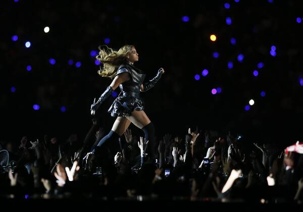 03 February 2013: Beyonce Knowles performs during the Halftime Show during Super Bowl XLVII at the Mercedes-Benz Superdome in New Orleans. EDITORIAL USE ONLY 150831