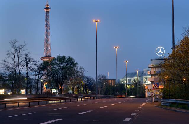 Funkturm, AVUS-Motel, Autobahn AVUS A 115, Charlottenburg, Berlin, Deutschland Autobahn AVUS A 115 Charlottenburg Berlin