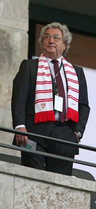 01.06.2013, Fussball DFB-Pokalfinale 2013, FC Bayern München - VfB Stuttgart , im Olympiastadion Berlin. Aufsichtsratvorsitzender Dr. Dieter Hundt (Stuttgart) auf der Tribüne 01.06.2013, Fussball DFB-Pokalfinale, Bayern München - Stuttgart