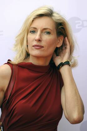 Maria FURTWÄNGLER (Schauspielerin),Einzelbild,angeschnittenes Einzelmotiv,Portraet,Portrait,Porträt,Gestik. Roter Teppich,Red Carpet,ZDF Empfang Filmfest München am 02.07.2013.