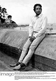 28th August 1969: American folk singer, Bob Dylan. Born Albert Zimmermann on May 24th 1941. He is to appear at the Isle of Wight festival.  UnitedArchives01010267