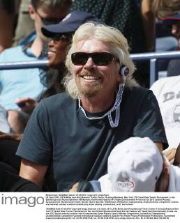 US Open 2013, USTA Billie Jean King National Tennis Center, Flushing Meadows, New York, ITF Grand Slam Tennis Tournament, in der Spielerloge sitzt Richard Branson Halbkoerper,Hochformat,Feature,VIP,