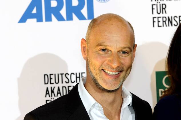 Der Schauspieler Simon Licht kommt am 01.10.2013 in Köln zur 1. Verleihung der Preise der Deutschen Akademie für Fernsehen (DAfF) für herausragende Leistungen im deutschen Fernsehen.