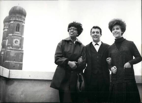 IMAGO ICONS: Josephine Baker May 05, 1963 - Pictured here are Josephine Baker(left), Italian star Robertino(middle) and English teenage heartthrob Helen Shapiro. They are in Munich at the Deutschen Museum for the :Rendezvous im Mai. Heart Surgeons Discussing Their Profession.  - ZUMAk09