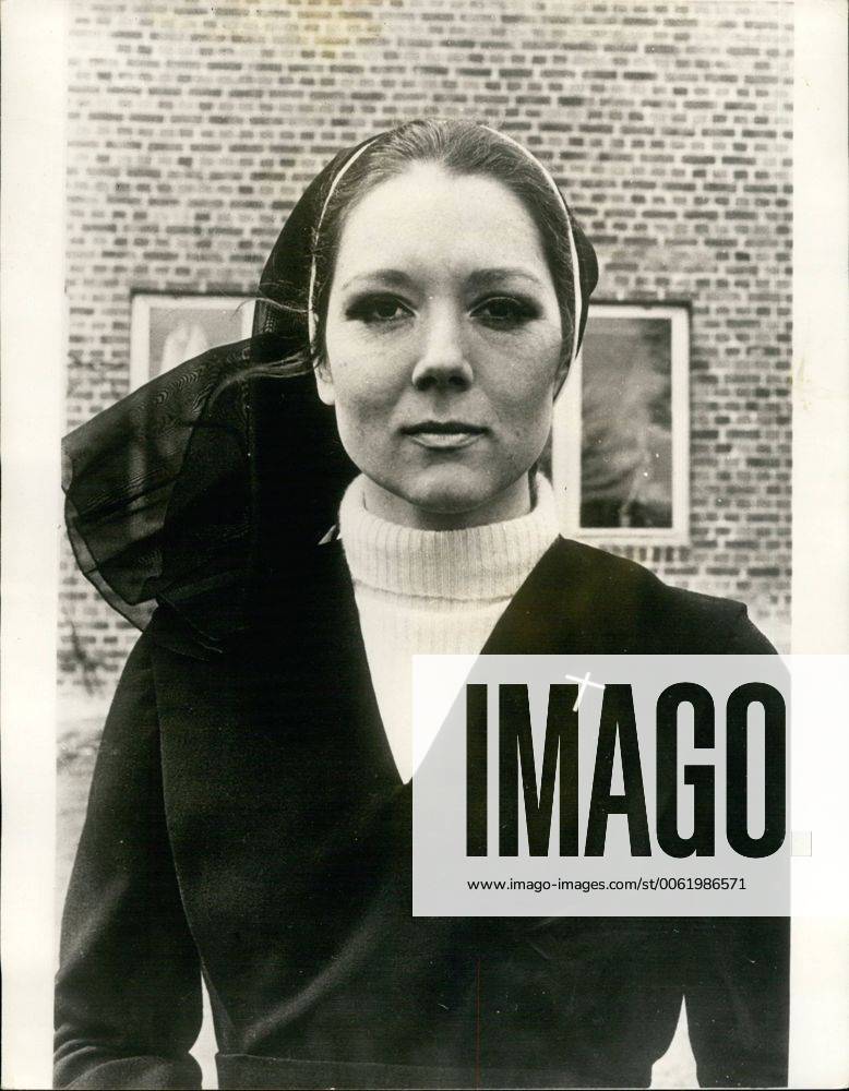 Apr. 04, 1970 - Diana Rigg appears nude in new play; Actress Diana Rigg ...