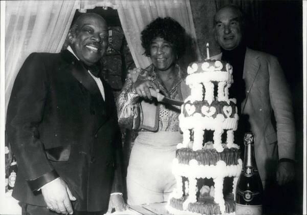 IMAGO ICONS: Ella Fitzgerald Apr. 27, 1971 - Ella Fitzgerald, the queen of jazz, celebrated her 53rd birthday in a hotel in Copenhagen with her old friend Count Basie who is performing in town and Norman Granz, his manager.  - ZUMAk09