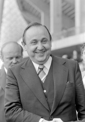 Fussball Weltmeisterschaft 1974 Finale Deutschland - Holland 07.07.1974 Bundesaußenminister Hans-Dietrich GENSCHER (FDP) lachend auf der Tribuehne. FOTO: WEREK Pressebildagentur xxNOxMODELxRELEASExx Fussball WM 1974 Finale: Genscher