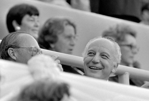 Fussball Weltmeisterschaft 1974 Finale Deutschland - Holland 07.07.1974 Bundespraesident Walter SCHEEL (FDP) lachend auf der Tribuehne. FOTO: WEREK Pressebildagentur xxNOxMODELxRELEASExx Fussball WM 1974 Finale: Scheel