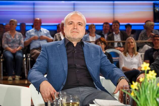 MDR - Riverboat. Prof. Dr. Jörg Junhold ( Direktor Zoo Leipzig ) anläßlich der MDR - Talkshow Riverboat am 10.04.2015 im Studio 3 der Mediacity Leipzig.