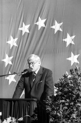 München 1989: Grundsteinlegung Neubau Postsparkassenamt in der Bayerstraße, Bundesminister für Post und Telekommunikation Christian Schwarz Schilling (CDU)