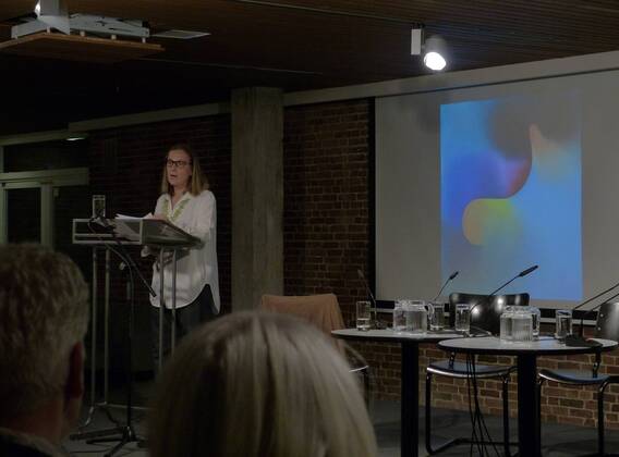 15.09.17 wpBerlin : zur Archivpräsentation des Galeristen, Sammlers und Mäzens Rolf RICKE in der Akademie der Künste am Hanseatenweg hielt die Kuratorin des Kunstmuseums Liechtenstein, Christiane MEYER-STOLL einen einführenden Vortrag