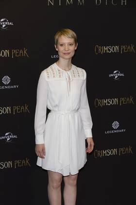 Mia Wasikowska - Photocall anlaesslich des Filmstarts von CRIMSON PEAK (Kinostart: 15.10.2015) in Berlin am 30.09.2015. Photocall Crimson Peak