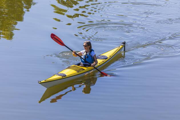 Germany, woman kayaking model released Symbolfoto property released  WDF003256