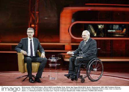 Bilder des Tages 29.11.2015, Berlin, Deutschland, GER, ARD Talkshow Günther Jauch, Thema in der heutigen Sendung: Am Ende eines Krisenjahres – Bundesfinanzminister Wolfgang Schäuble (CDU) zu Gast. Foto: (l.) Günther Jauch, (r.) Wolfgang Schäuble
