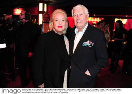 Deutscher Musical Theater Preis 2015 Angelika Milster, Saengerin, Prof. Peter Weck, Autor Deutscher Musical Theaterpreis Verleihung im TIPI in Berlin, roter Teppich am 26.10.2015