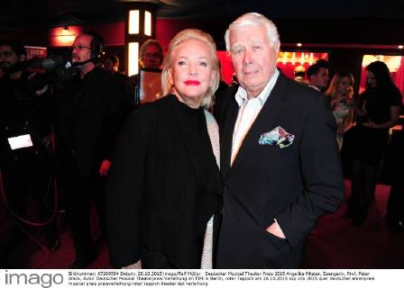 Deutscher Musical Theater Preis 2015 Angelika Milster, Saengerin, Prof. Peter Weck, Autor Deutscher Musical Theaterpreis Verleihung im TIPI in Berlin, roter Teppich am 26.10.2015