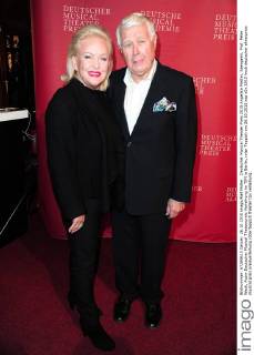 Deutscher Musical Theater Preis 2015 Angelika Mislter, Saengerin, Prof. Peter Weck, Autor Deutscher Musical Theaterpreis Verleihung im TIPI in Berlin, roter Teppich am 26.10.2015
