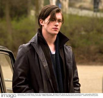 RELEASE DATE: March 14, 2013 TITLE: Rubinrot STUDIO: Lieblingsfilm DIRECTOR: Felix Fuchssteiner PLOT: Fantasy PICTURED: JANNIS NIEWOEHNER as Gideon (  - ZUMArx9