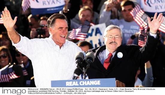 Oct. 29, 2012 - Davenport, Iowa, U.S. - Iowa Govenor Terry Branstad introduces presidential candidate Mitt Romney, Monday, October 29, 2012, during a campaign stop at Seven Cities Sod in Davenport. - ZUMAq30_