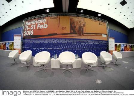 Leere Stühle für den Festivalleiter und die Sektionsleiter anlässlich der Programmpressekonferenz zu den bevorstehenden 66. Internationalen Filmfestspiele Berlin Vorstellung des Programms der 66. Internationalen Filmfestspiele in Berlin IFB2016PrPK