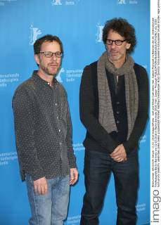 Joel und Ethan Coen beim Hail, Caesar Photocall im Rahmen der 66. Internationale Filmfestspiele Berlin Berlinale am 11.02.2016 in Berlin Berlinale 2016- Hail, Caesar Photocall 