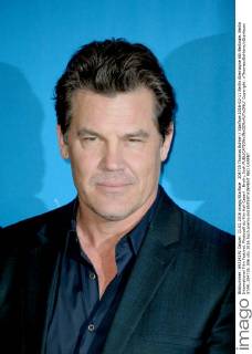 204735 Thomas Bohlen Starface 2016-02-11 Berlin Allemagne 6th Berlinale. Berlin International Film Festival. Photocall du film Hail Cesar! . Brolin, Josh  Copyright: xThomasxBohlenx xStarfacex STAR_204735_006