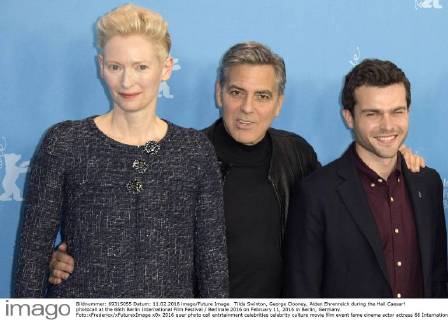 Tilda Swinton, George Clooney, Alden Ehrenreich during the Hail Caesar! photocall at the 66th Berlin International Film Festival Berlinale 2016 on February 11, 2016 in Berlin, Germany. Foto:xFredericx xFuturexImage
