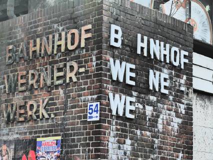 Berlin Spandau OT Siemensstadt; stillgelegter Bahnhof S-Bahnhof der sog. Siemensbahn: Bahnhof Wernerwerk Siemensbahn