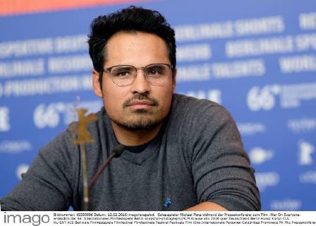 Schauspieler Michael Pena während der Pressekonferenz zum Film -War On Everyone- anlässlich der 66. Internationalen Filmfestspiele Berlin snapshot-photography K.M.Krause