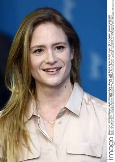 Julia Jentsch during the Auf einmal All of a Sudden photocall at the 66th Berlin International Film Festival Berlinale 2016 on February 12, 2016 in Berlin, Germany. Foto:xC.xNiehausx xFuturexImage