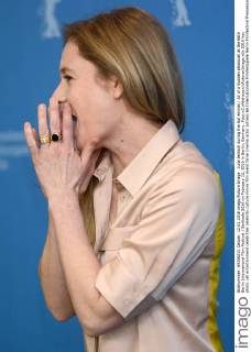 Julia Jentsch during the Auf einmal All of a Sudden photocall at the 66th Berlin International Film Festival Berlinale 2016 on February 12, 2016 in Berlin, Germany. Foto:xC.xNiehausx xFuturexImage