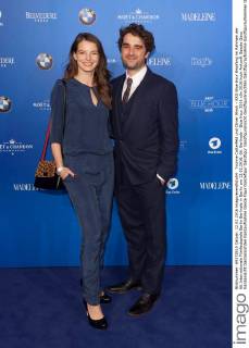 Yvonne Catterfeld und Oliver Wnuk - ARD Blue Hour Empfang im Rahmen der 66.Internationale Filmfestspiele Berlin Berlinale in Berlin am 12.02.2016. 66. Berlinale - Blue Hour 2016