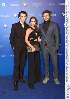 Sabin Tambrea, Ruby O. Fee und Steve Windolf bei der ARD Blue Hour 2016 Party im Rahmen der Berlinale 2016 66. Internationale Filmfestspiele Berlin im Museum für Kommunikation. Berlin, 12.02.2016 Foto:xC.xNiehausx xFuturexImage