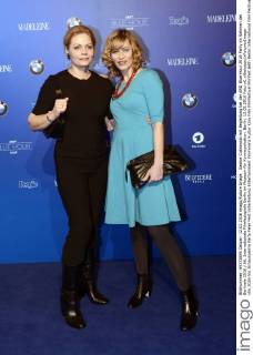 Gesine Cukrowski mit Begleitung bei der ARD Blue Hour 2016 Party im Rahmen der Berlinale 2016 66. Internationale Filmfestspiele Berlin im Museum für Kommunikation. Berlin, 12.02.2016 Foto:xC.xNiehausx xFuturexImage
