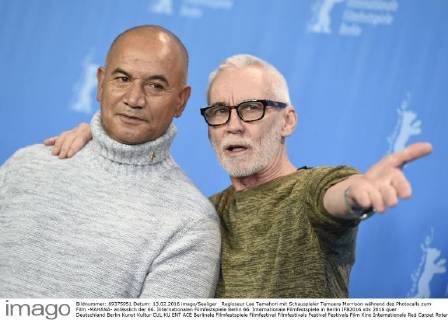 Regisseur Lee Tamahori mit Schauspieler Temuera Morrison während des Photocalls zum Film -MAHANA- anlässlich der 66. Internationalen Filmfestspiele Berlin 66. Internationale Filmfestspiele in Berlin IFB2016