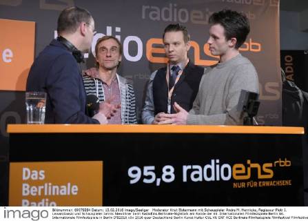 Moderator Knut Elstermann mit Schauspieler Andre M. Hennicke, Regisseur Piotr J. Lewandowski und Schauspieler Jannis Niewöhner beim RadioEins Berlinale-Nighttalk am Rande der 66. Internationalen Filmfestspiele Berlin 66. Internationale Filmfestspiele in Berlin IFB2016