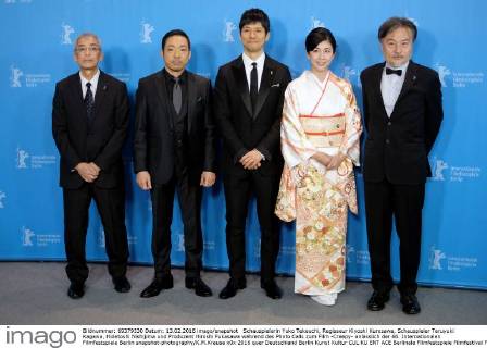 Schauspielerin Yuko Tekeuchi, Regisseur Kiyoshi Kurosawa, Schauspieler Teruyuki Kagawa, Hidetoshi Nishijima und Produzent Hiroshi Fukasawa während des Photo Calls zum Film -Creepy- anlässlich der 66. Internationalen Filmfestspiele Berlin snapshot-photography K.M.Krause