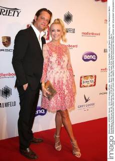 Jenny Elvers und ihr Freund Steffen von der Beeck beim Empfang vom Medienboard Berlin Brandenburg im Rahmen der 66. Berlinale am 13.02.2016 in Berlin 66. Berlinale 2016, Medienboard Empfang in Berlin 