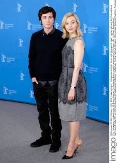 Schauspielerin Sarah Gadon und Schauspieler Logan Lerman während des Photocalls zum Film -Indignation- anlässlich der 66. Internationalen Filmfestspiele Berlin snapshot-photography K.M.Krause