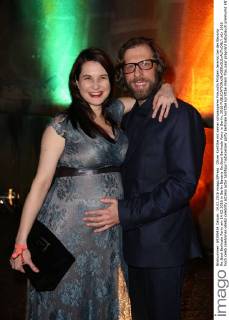 Oliver Korittke mit seiner schwangeren Freundin Mirijam Jeremic bei der Bavaria Re:Boot Berlinale Party am 14.02.2016 in Berlin Bavaria Re:Boot Berlinale Party in Berlin, 2016 