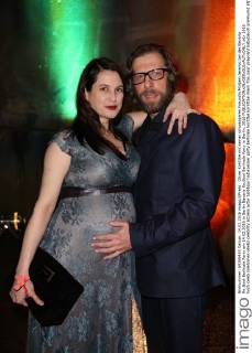Oliver Korittke mit seiner schwangeren Freundin Mirijam Jeremic bei der Bavaria Re:Boot Berlinale Party am 14.02.2016 in Berlin Bavaria Re:Boot Berlinale Party in Berlin, 2016 