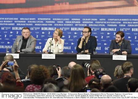 Schauspieler Brenan Gleeson, Schauspielerin Emma Thompson, Regisseur Vincent Perez und Schauspieler Daniel Brühl während der Pressekonferenz zum Film -ALONE IN BERLIN JEDER STIRB FÜR SICH ALLEIN- anlässlich der 66. Internationalen Filmfestspiele Berlin 66. Internationale Filmfestspiele in Berlin IFB2016