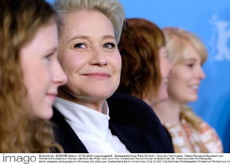 Schauspielerinnen Trine Dyrholm, Anne Gry Henningsen, Helene Reingaard Neumann und Martha Sofie Wallstrom Hansen während des Photo Calls zum Film -Kollektivet The Commune- anlässlich der 66. Internationalen Filmfestspiele Berlin snapshot-photography K.M.Krause