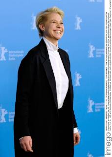 Schauspielerin Trine Dyrholm während des Photo Calls zum Film -Kollektivet The Commune- anlässlich der 66. Internationalen Filmfestspiele Berlin snapshot-photography K.M.Krause