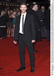Sam Hazeldine bei der Premiere des Kinofilms Grimsby Der Spion und sein Bruder im Odeon Leicester Square. London, 22.02.2016 Sam Hazeldine  Foto:xS.xVasx xFuturexImage