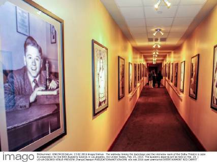 The walkway linking the backstage and the interview room of the Dolby Theatre is seen in preparation for the 88th Academy Awards in Los Angeles, the United States, Feb. 23, 2016. The Academy Awards will be held on Feb. 28. ) US-LA-OSCARS-VENUE-PREVIEW ZhangxChaoqun 