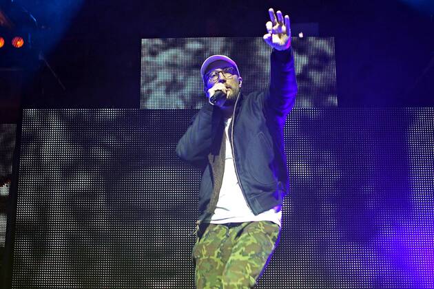 Rapper Prinz Pi. Rapper Prinz Pi ( bürgerl. Friedrich Kautz ) während eines Konzertes im Rahmen seiner Im Westen Nix Neues Tour 2016 am 18.03.2016 vor 1.800 Fans im Haus Auensee Leipzig.